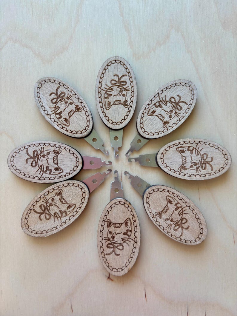 Comma Craft Co Needle Threaders